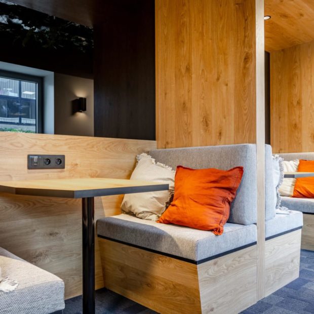 Centre d'Affaires à Saint-Herblain : bureaux, coworking et salles de réunion 10 Location de bureaux à Nantes, open spaces, domiciliation et salles de réunion à Nantes - Whome