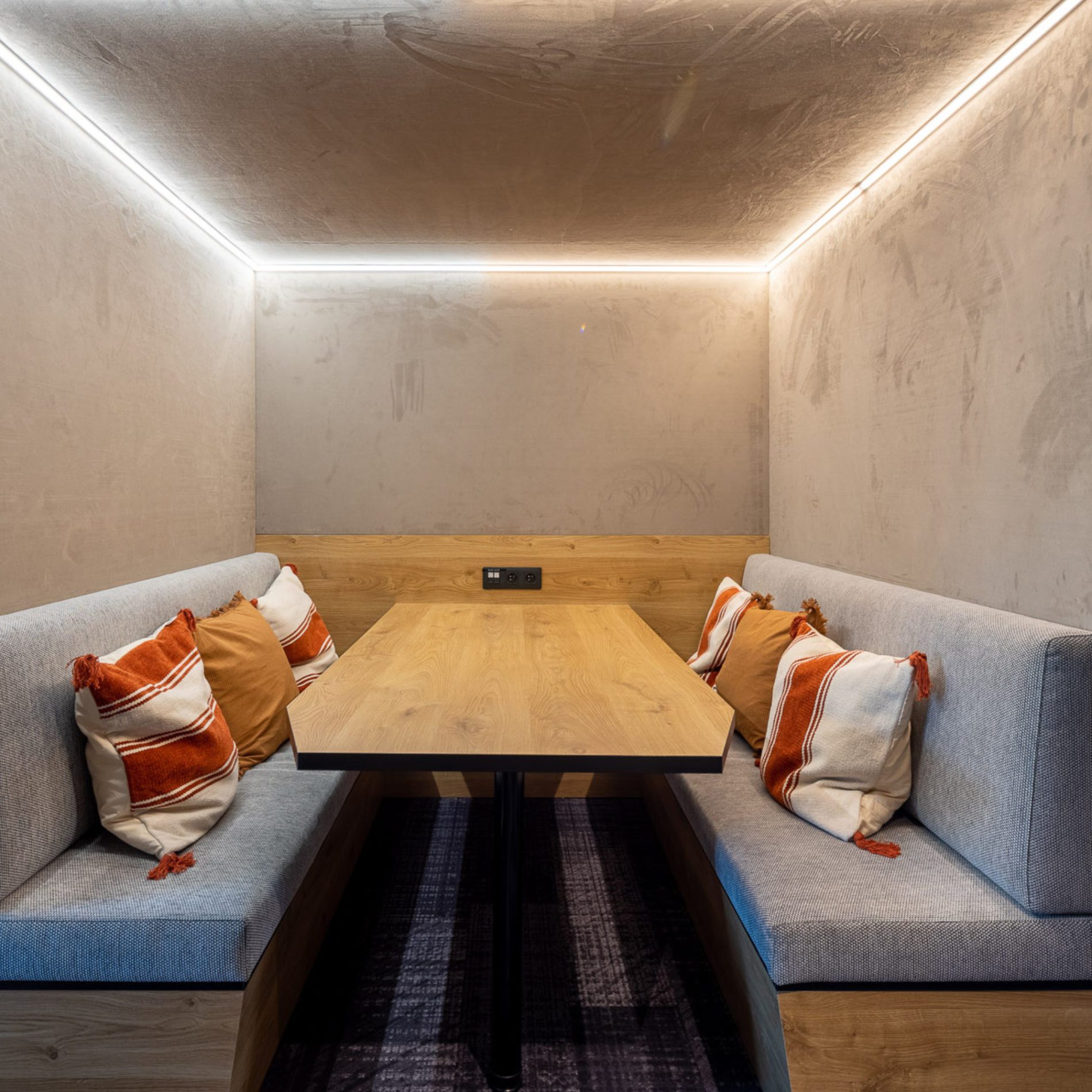 Location bureaux Nantes, open spaces, domiciliation et salles de réunion à Nantes - Whome